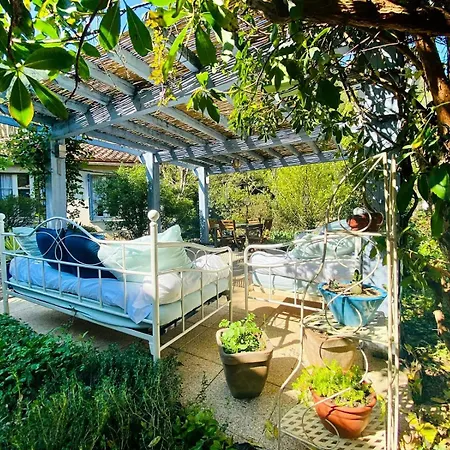 Vakantiehuis Peaceful By The Black Mountain